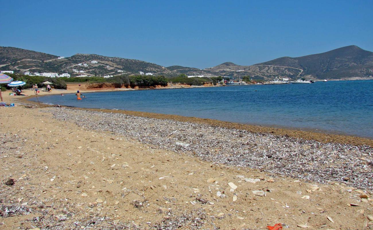 Foto af Agios Georgios beach med brunt sand overflade