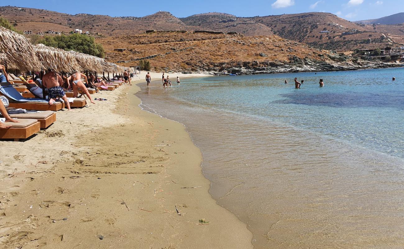 Foto af Koundouros beach med lys sand overflade