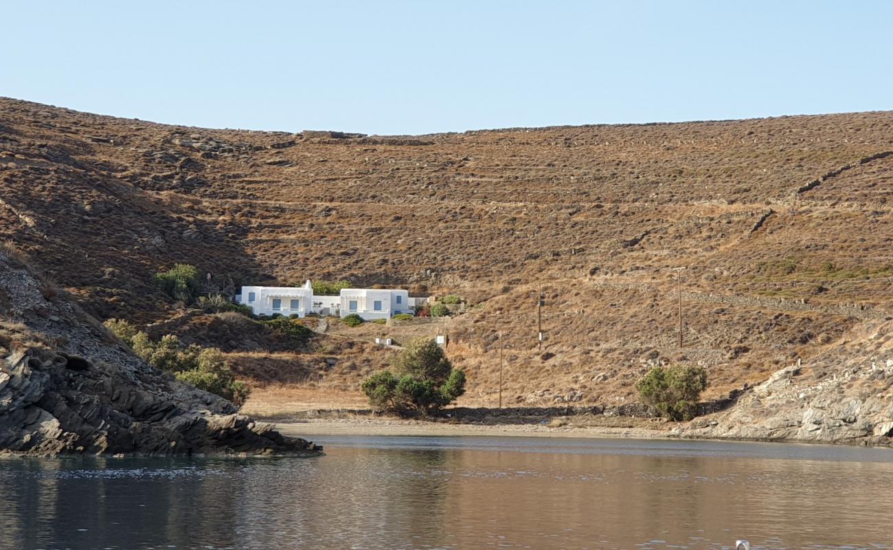 Foto af Paralia Agia Irini med let sand og småsten overflade