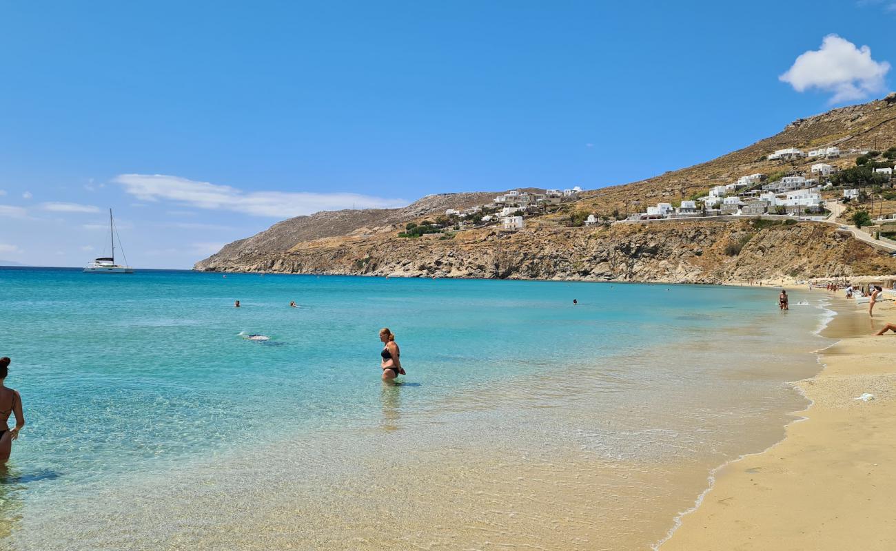 Foto af Kalo Livadi Strand med brunt sand overflade