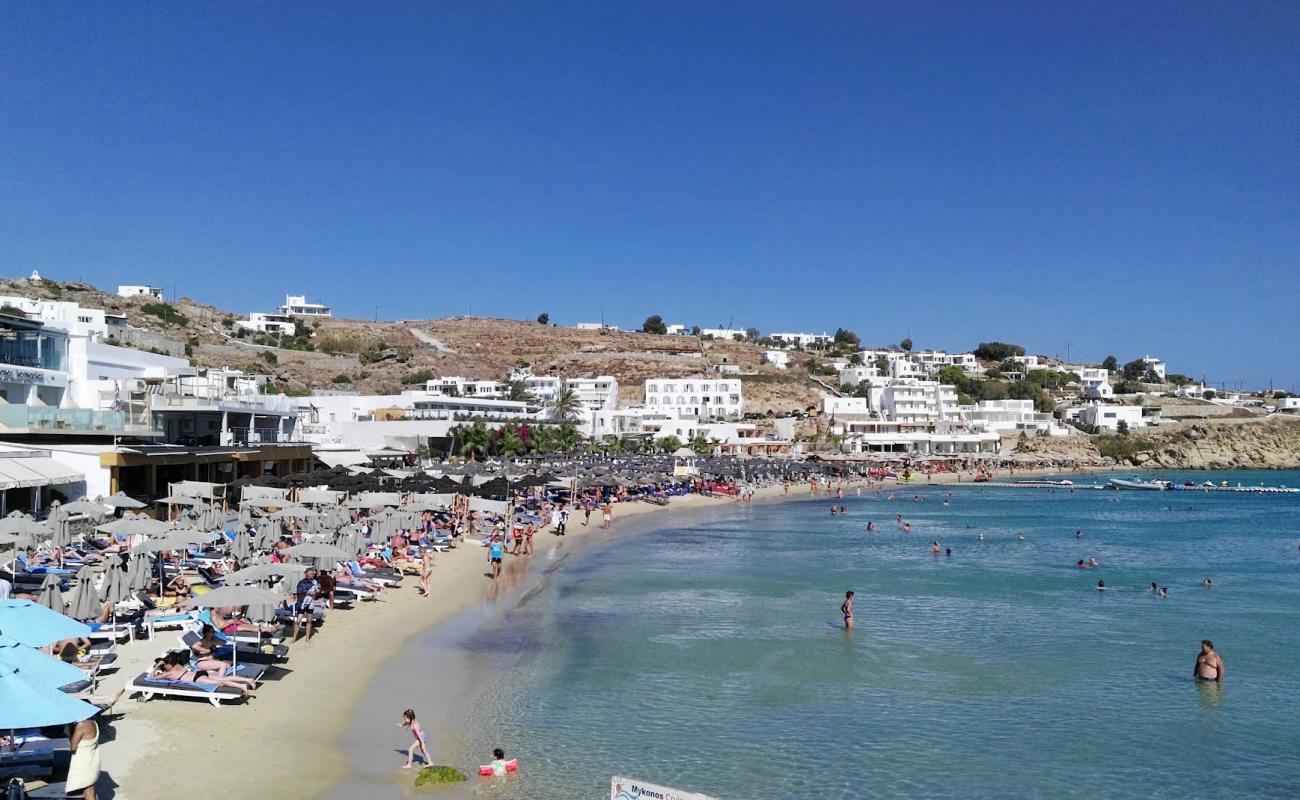 Foto af Platis Gialos Strand med lys fint sand overflade