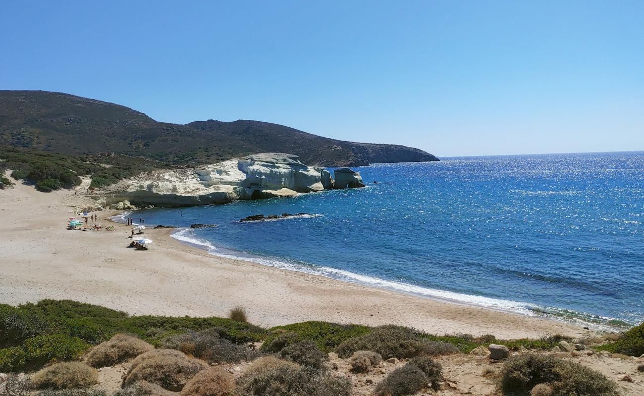 Foto af Triades beach II med brunt sand overflade