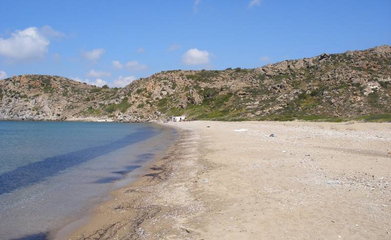 Foto af Paralia Fatourena med brunt sand overflade