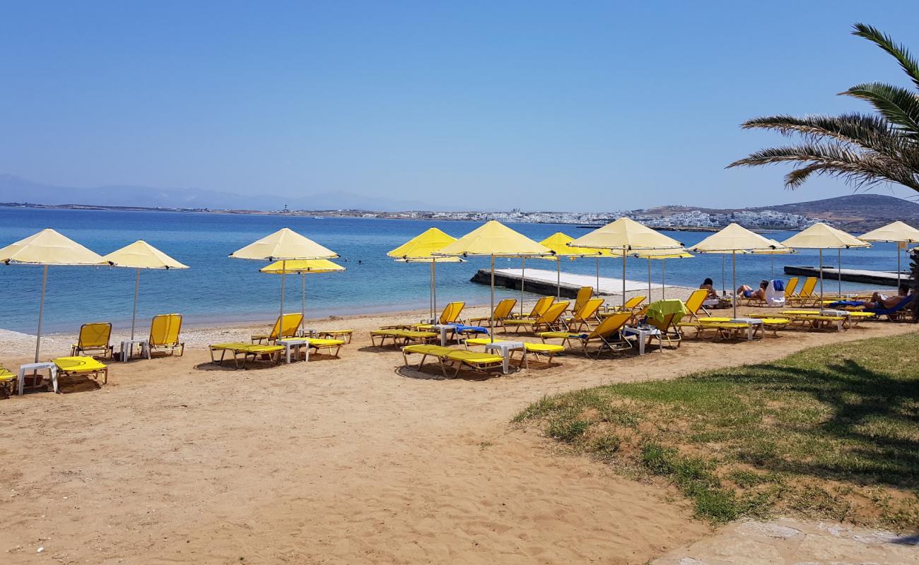 Foto af Stranden Porto Paros med lys fint sand overflade