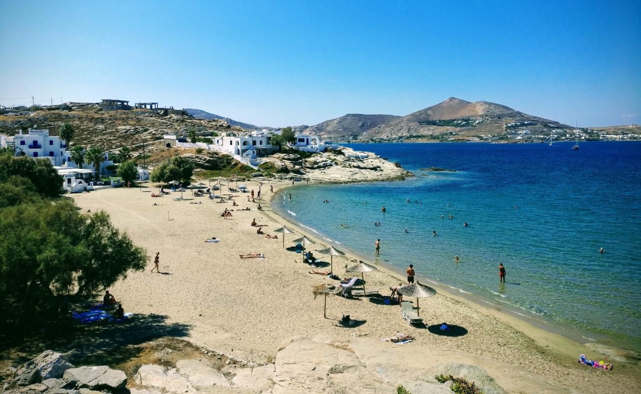 Foto af Piperi beach med lys sand overflade