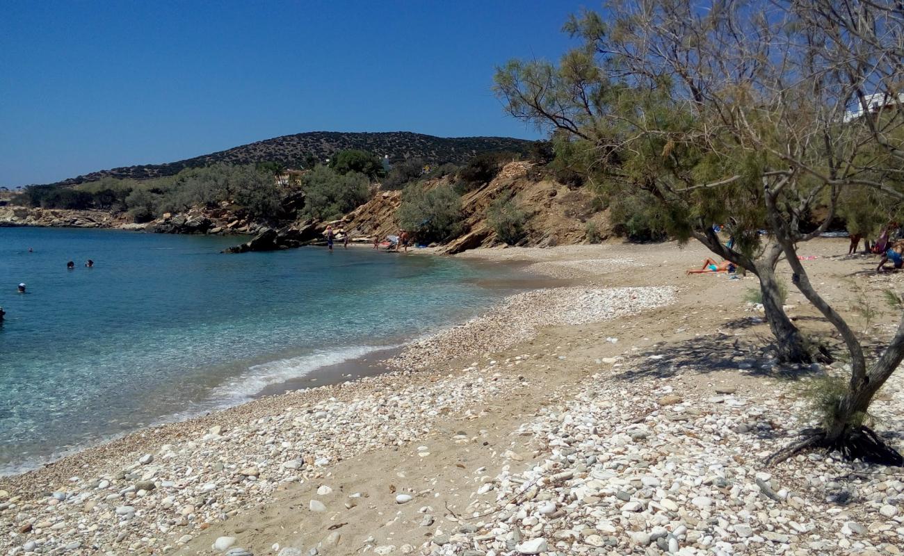 Foto af Glyfa beach med lys sand overflade