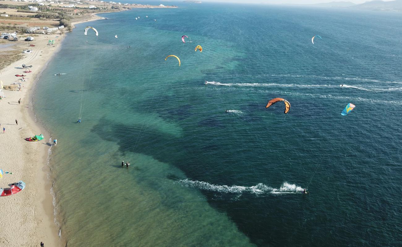 Foto af Paros Kite beach med lys fint sand overflade