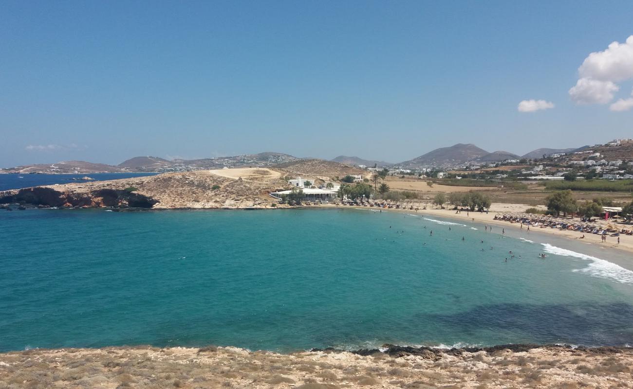 Foto af Parasporos beach med lys sand overflade