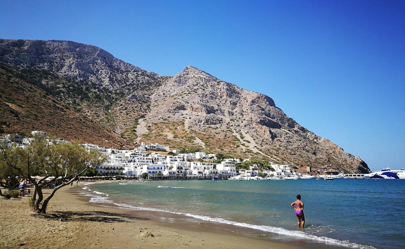 Foto af Kamares beach med lys sand overflade