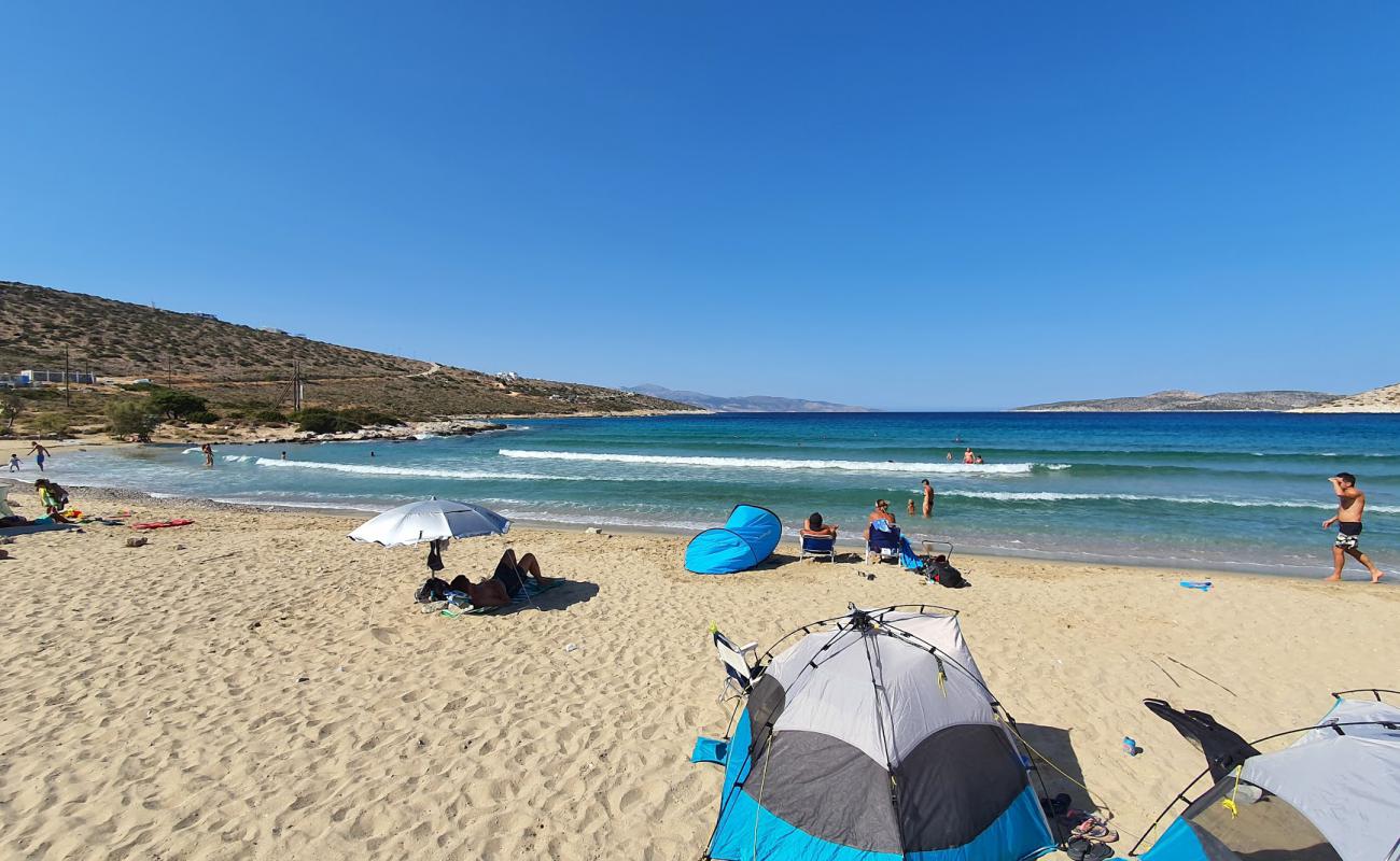 Foto af Livadi Strand med lys sand overflade