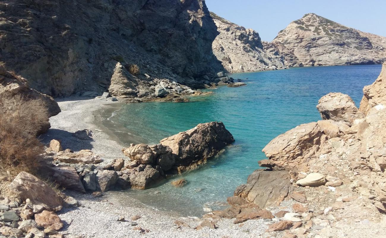 Foto af Tripiti Beach med gråt sand og småsten overflade