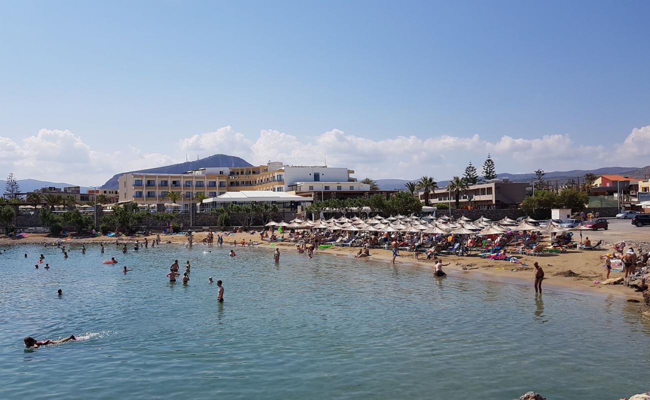 Foto af Marina Beach med brunt sand overflade