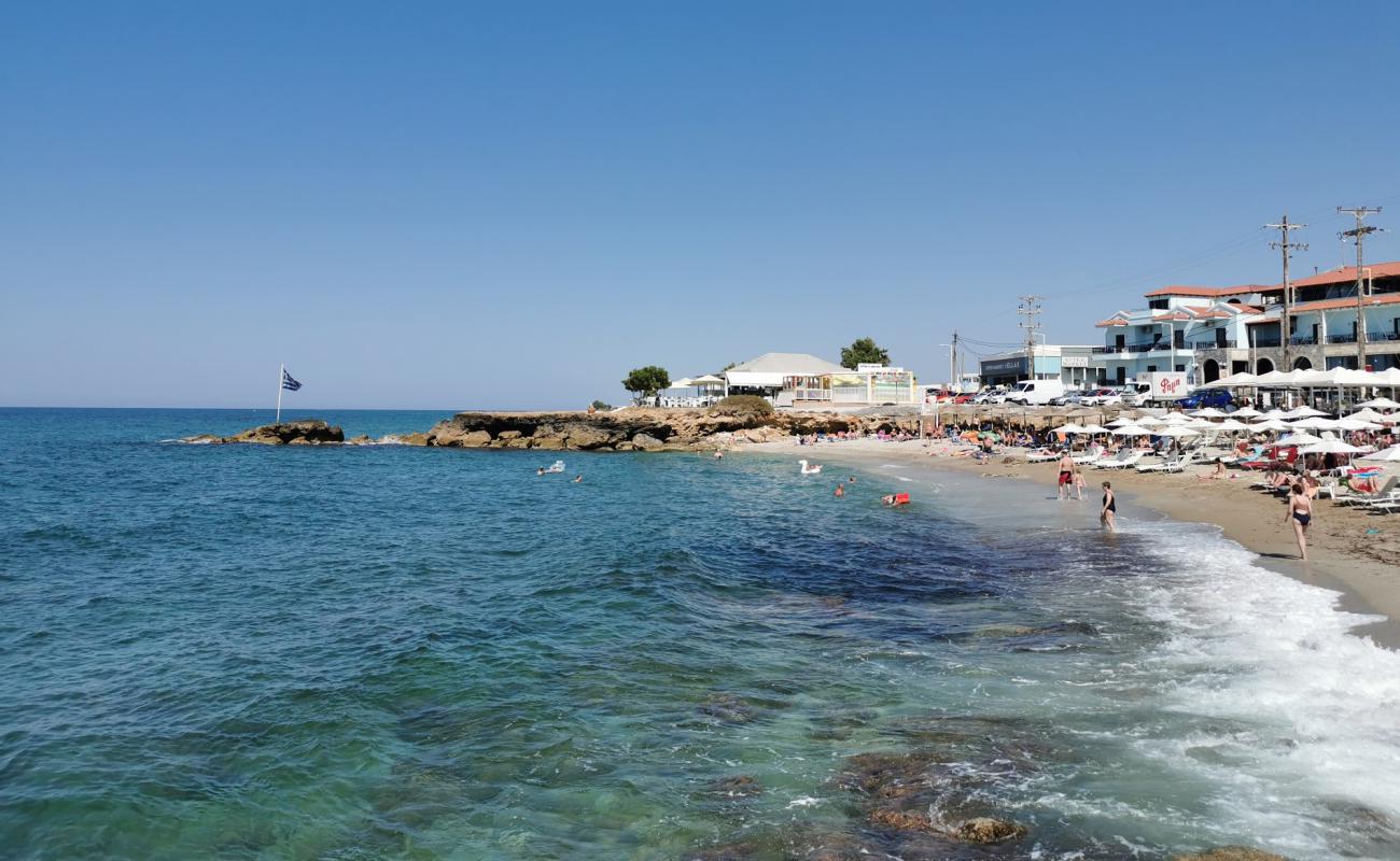 Foto af Beach Gouves med brunt sand overflade