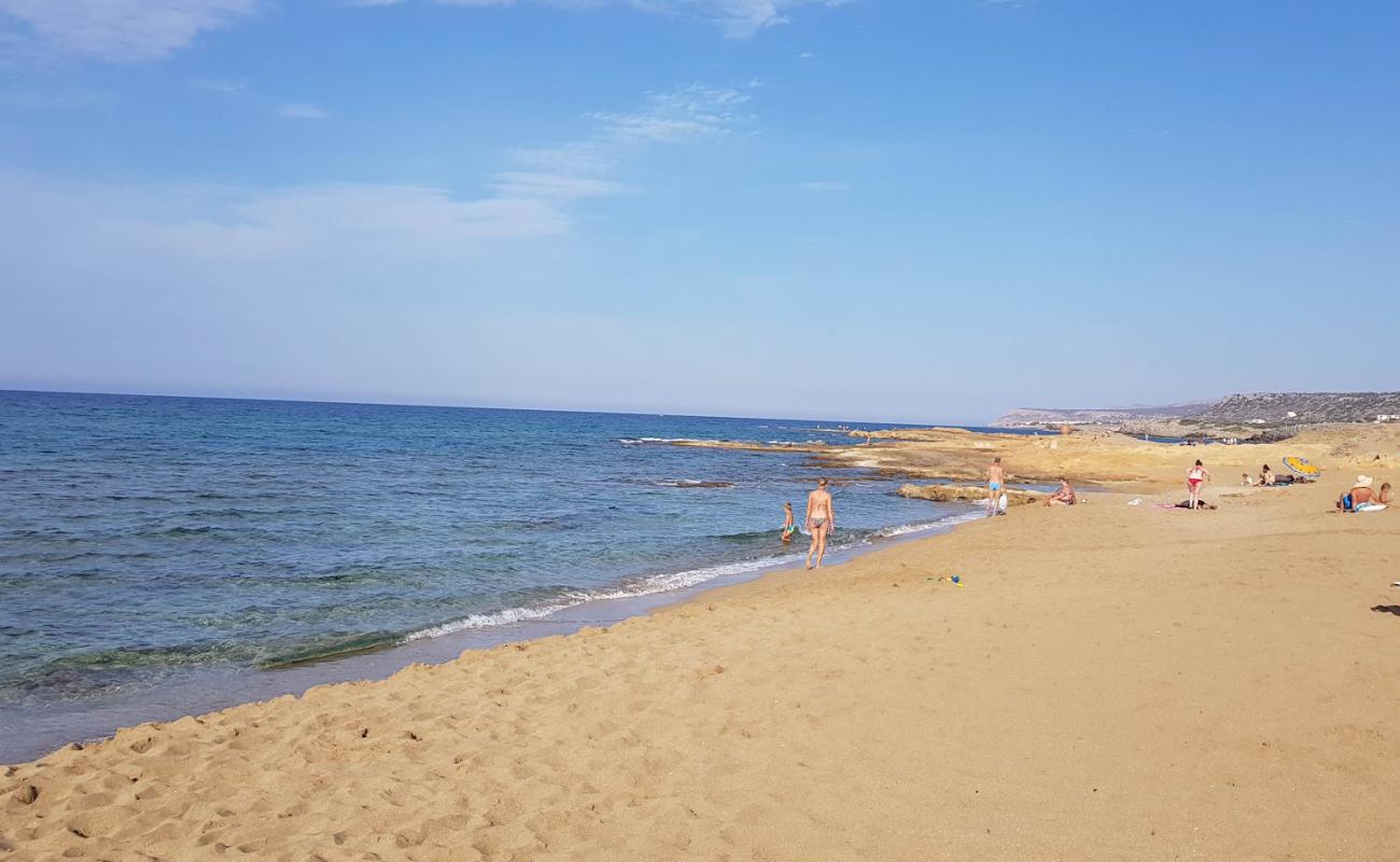 Foto af Potamos Beach II med brunt sand overflade