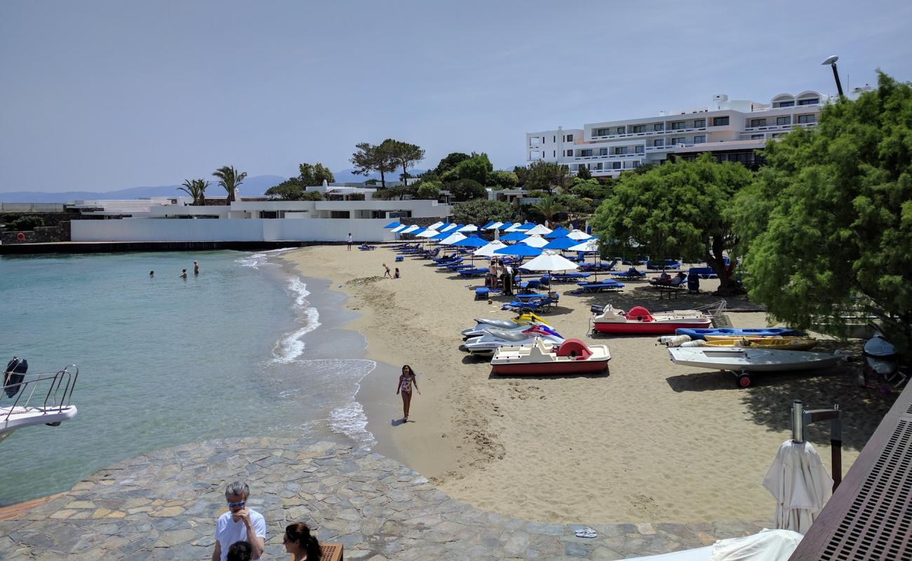 Foto af Elounda Beach med lys fint sand overflade