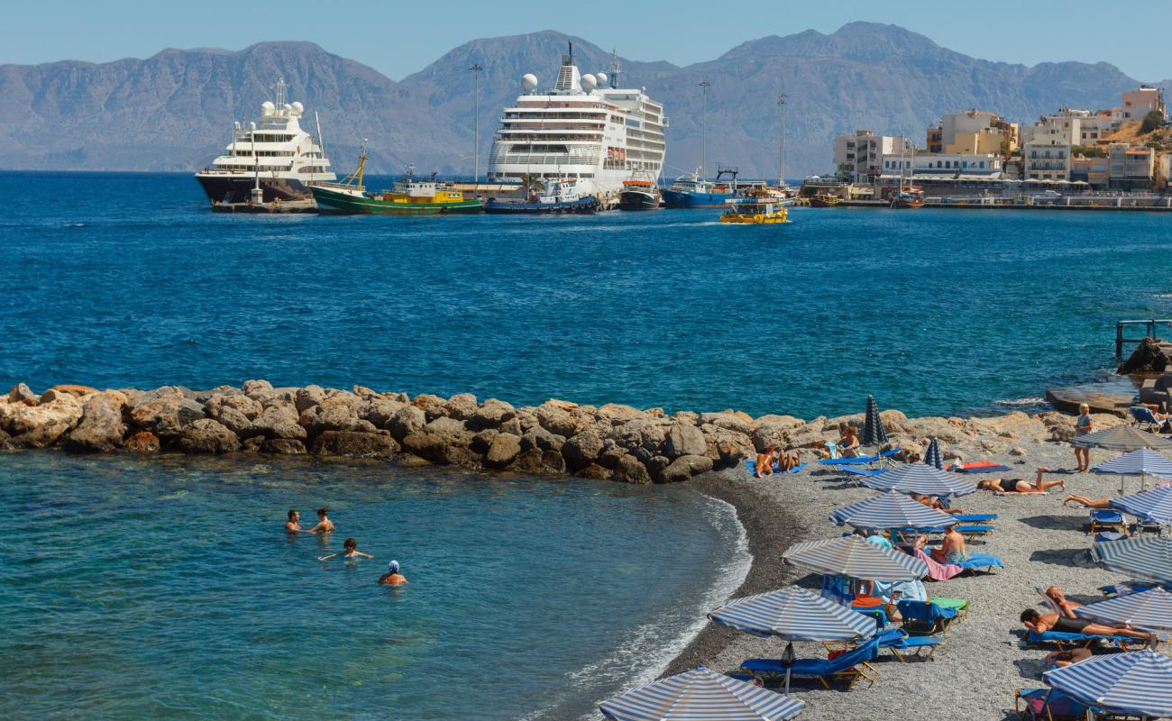 Foto af Koundouros coast med grå fin sten overflade