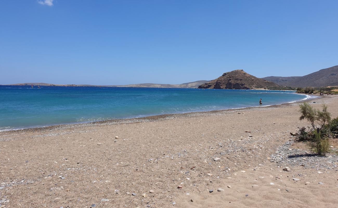 Foto af Kouremenos beach med let sand og småsten overflade