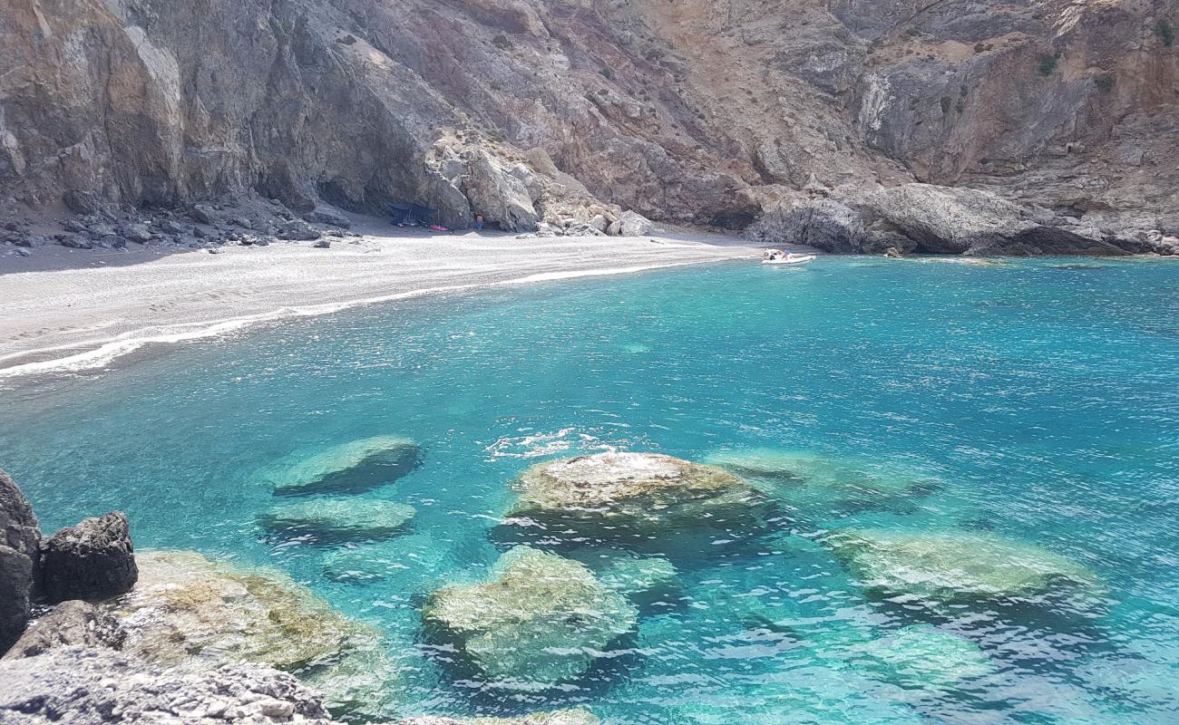 Foto af Sfakidia beach med grå fin sten overflade