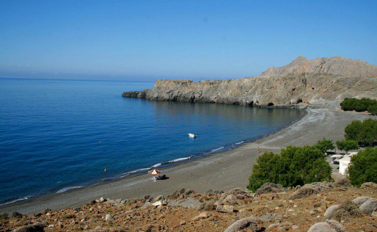 Foto af Trypiti beach med grå sten overflade