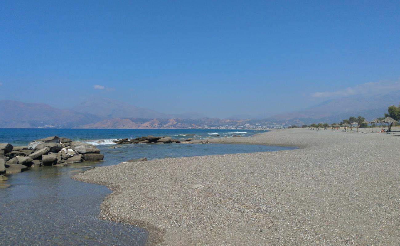 Foto af Afrathias beach med grå fin sten overflade