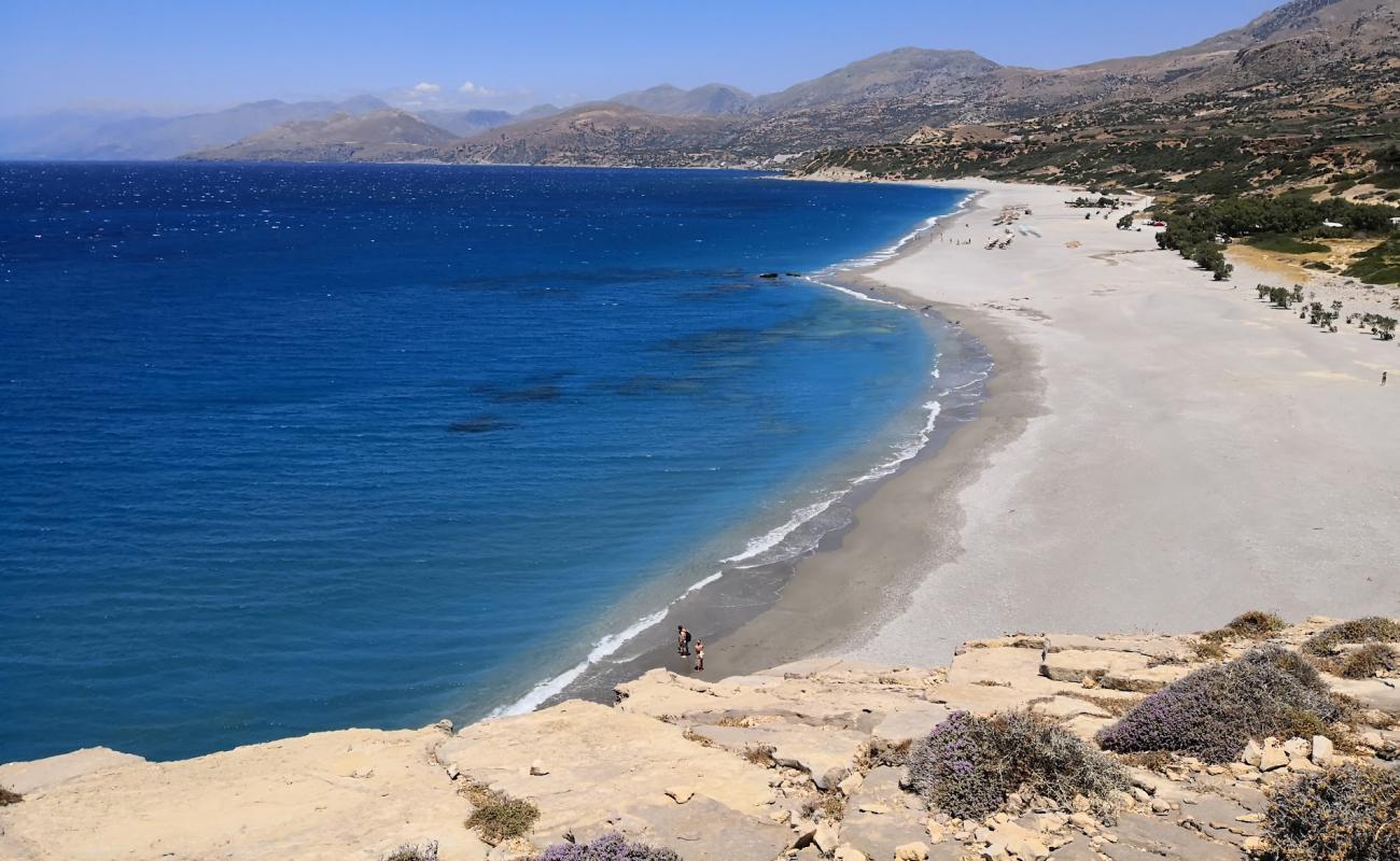 Foto af Triopetra beach med grå fin sten overflade