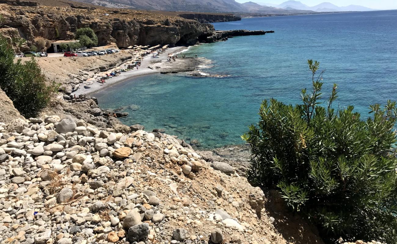 Foto af Filaki beach med grå fin sten overflade