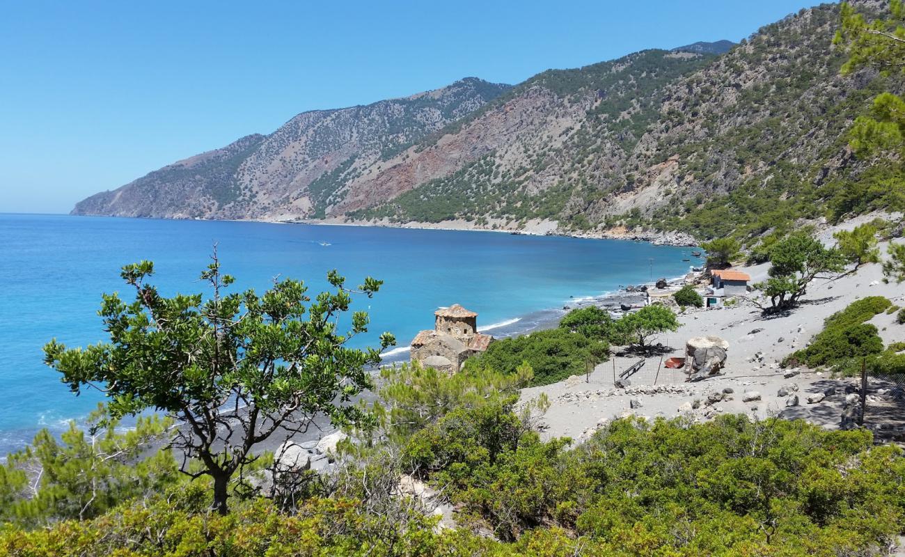 Foto af Agios Pavlos beach med grå sten overflade