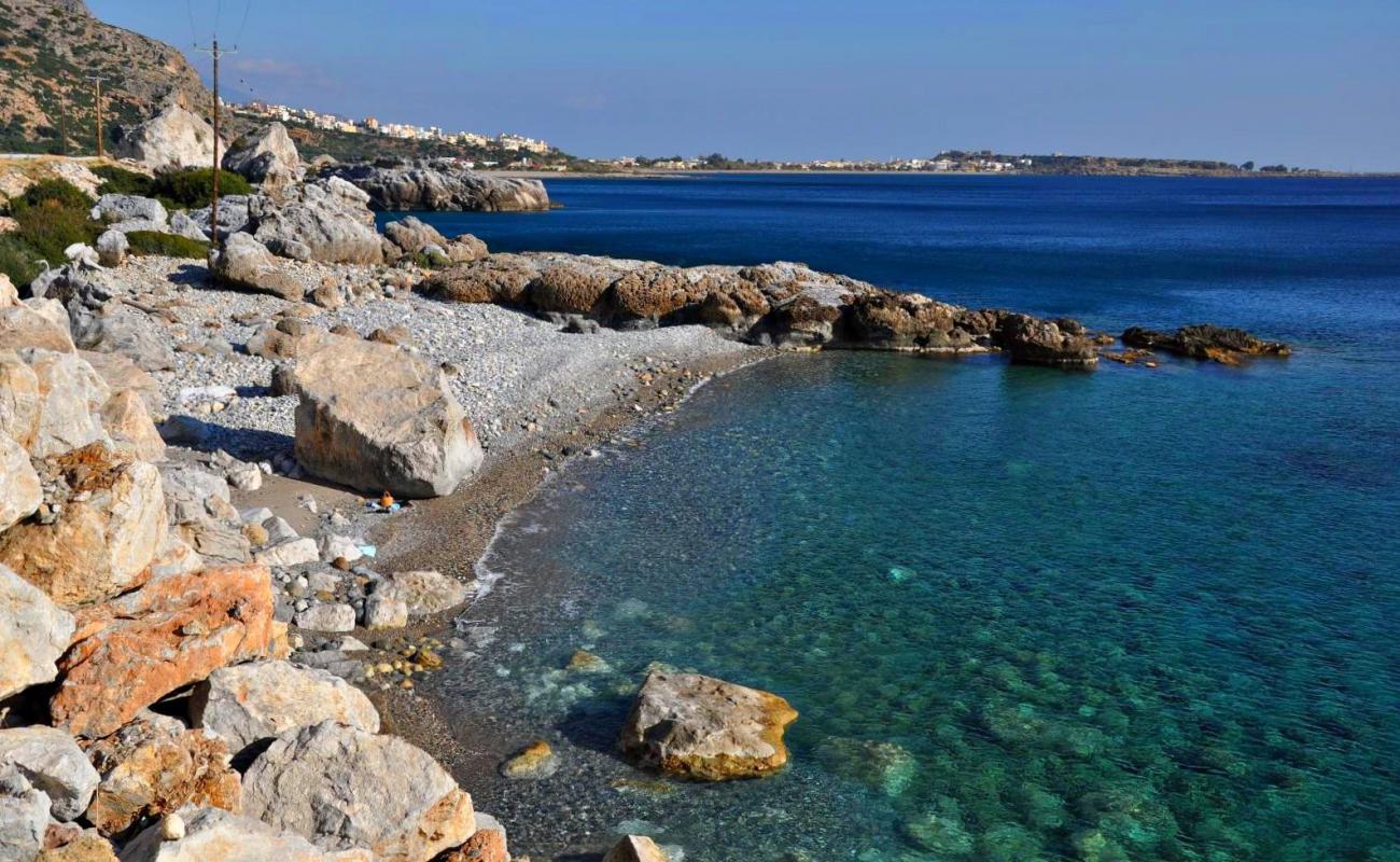 Foto af Trochalou Beach med grå sten overflade