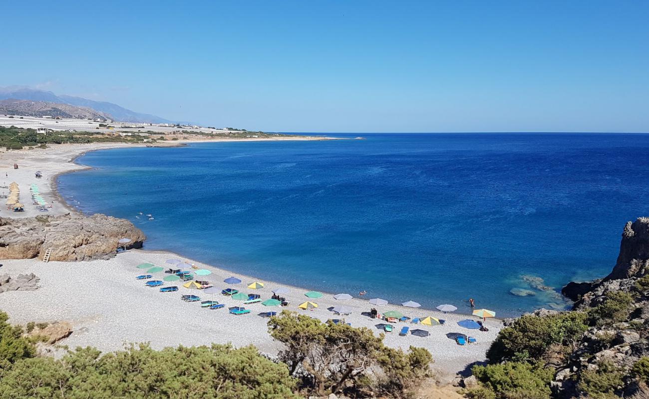 Foto af Krios Beach med grå sten overflade