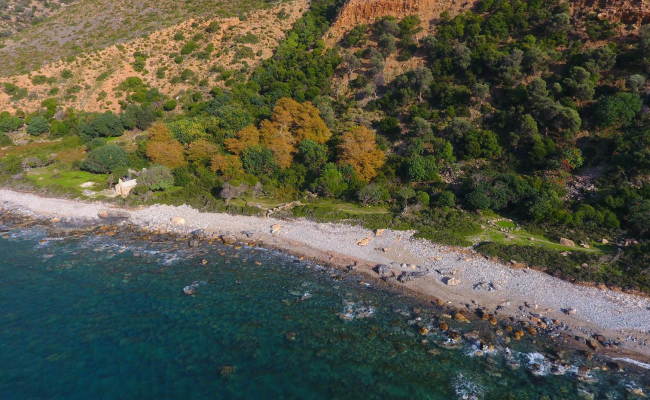 Foto af Agios Vasileios med sten overflade