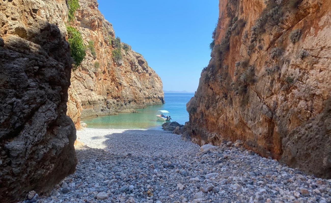 Foto af Ramyas Beach med let sten overflade