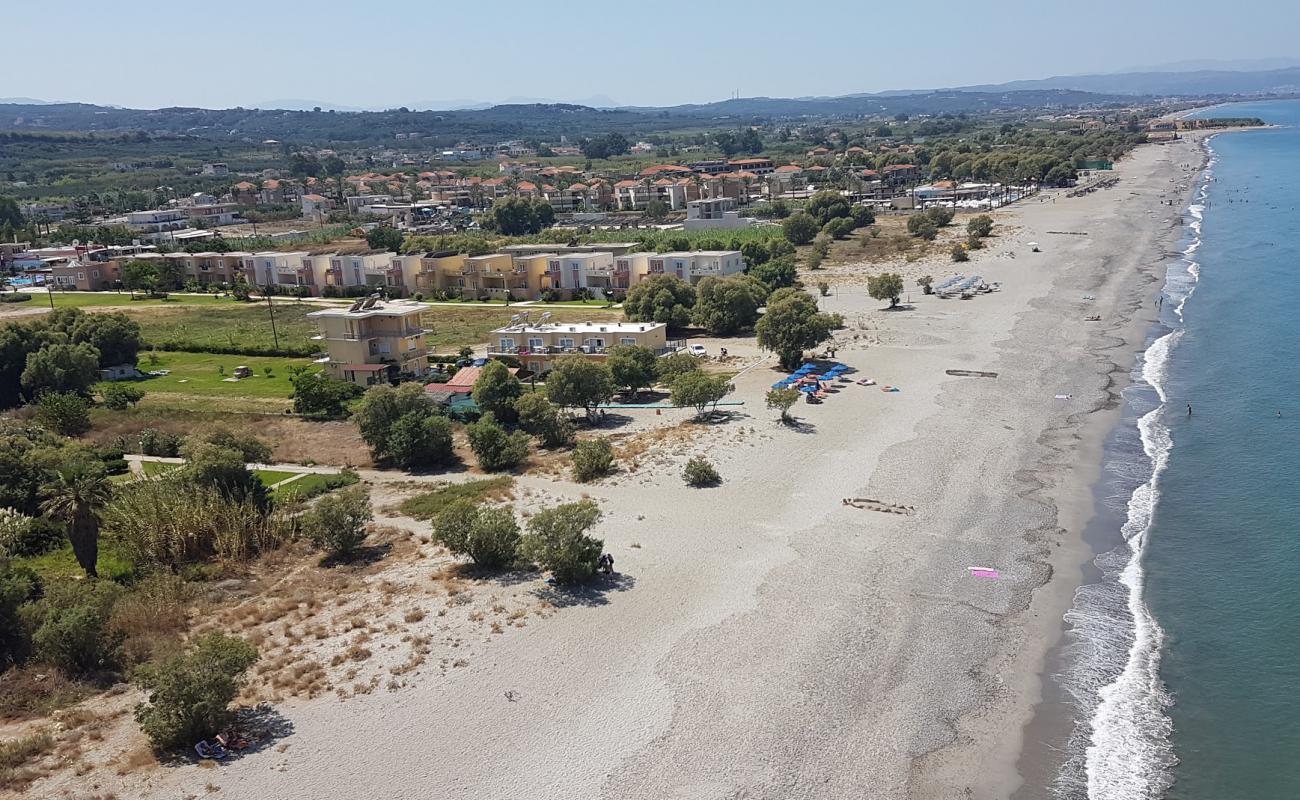 Foto af Gerani Beach med lys sand overflade