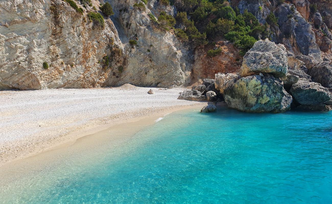 Foto af Ithaki Strand med let fin sten overflade