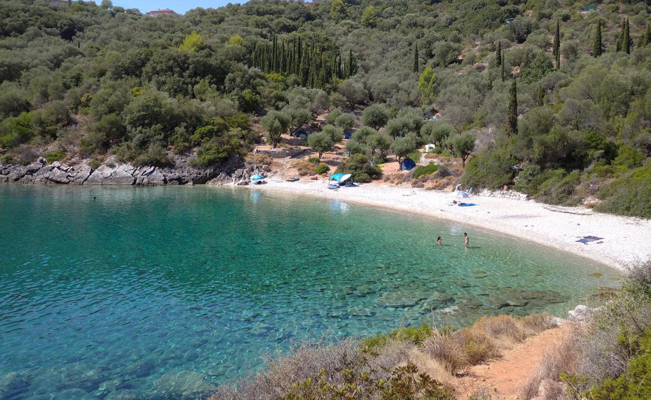 Foto af Sarakiniko beach med grå sten overflade