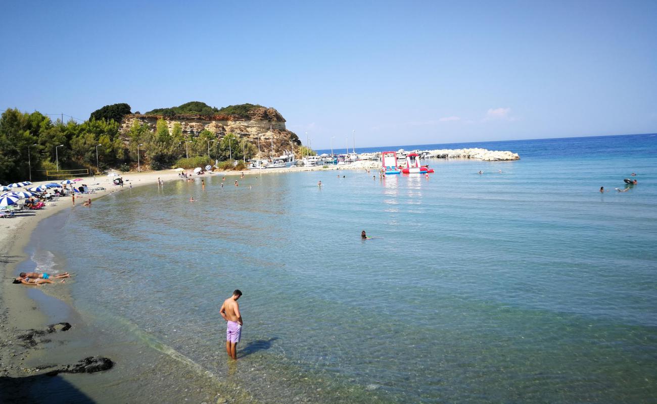 Foto af Gaidaros beach med lys fint sand overflade