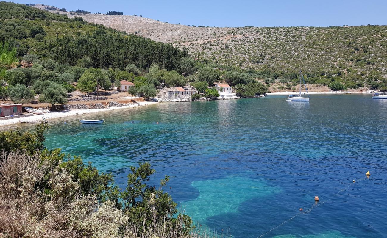 Foto af Agia Sofia beach med let sten overflade