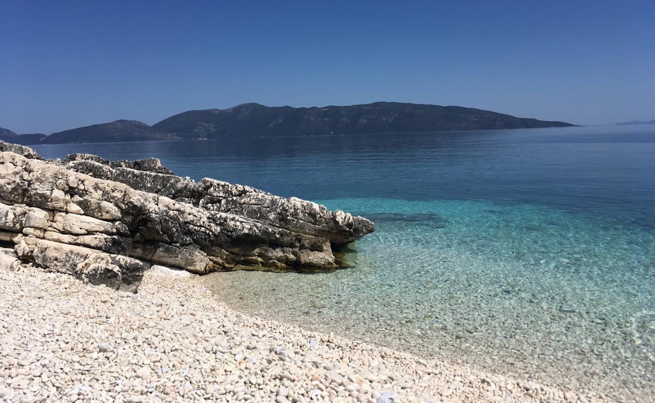 Foto af beach Ellinika med let sten overflade