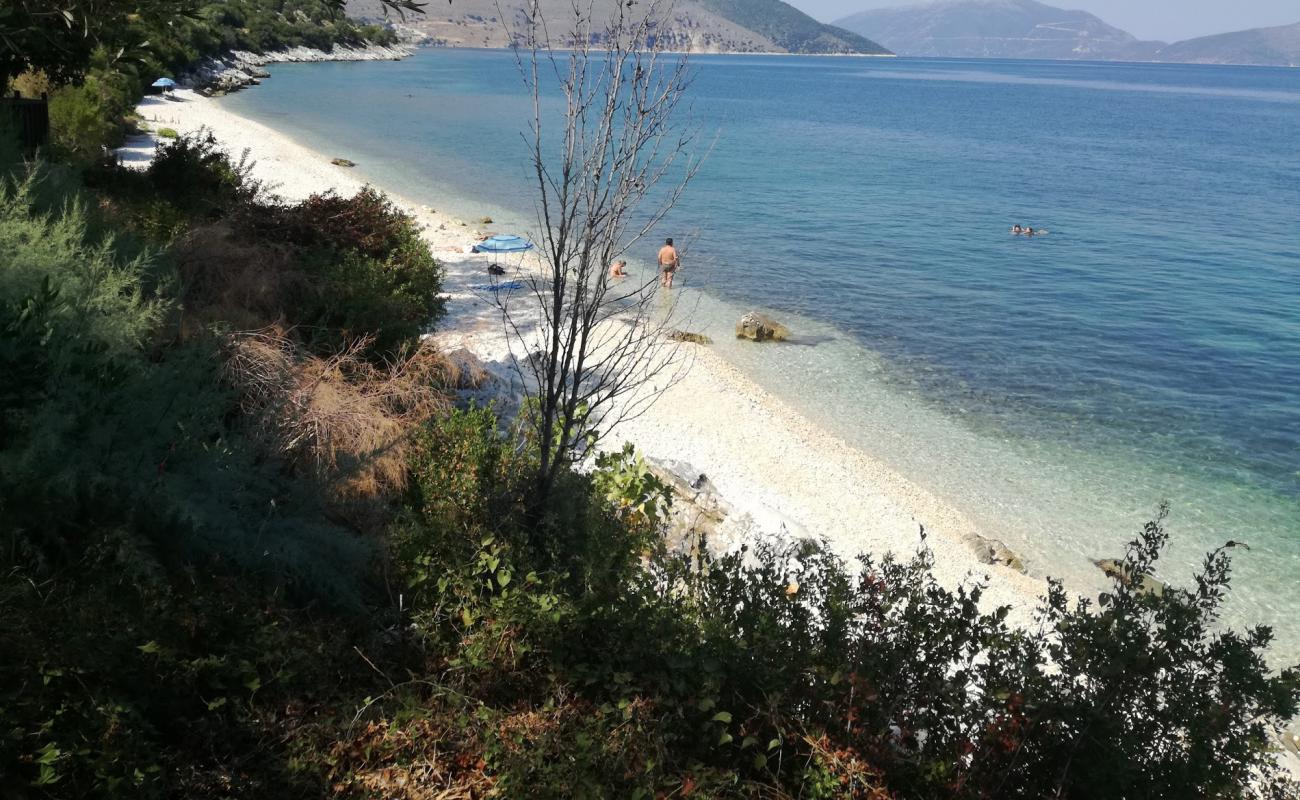 Foto af Agios Paraskevi II med let fin sten overflade