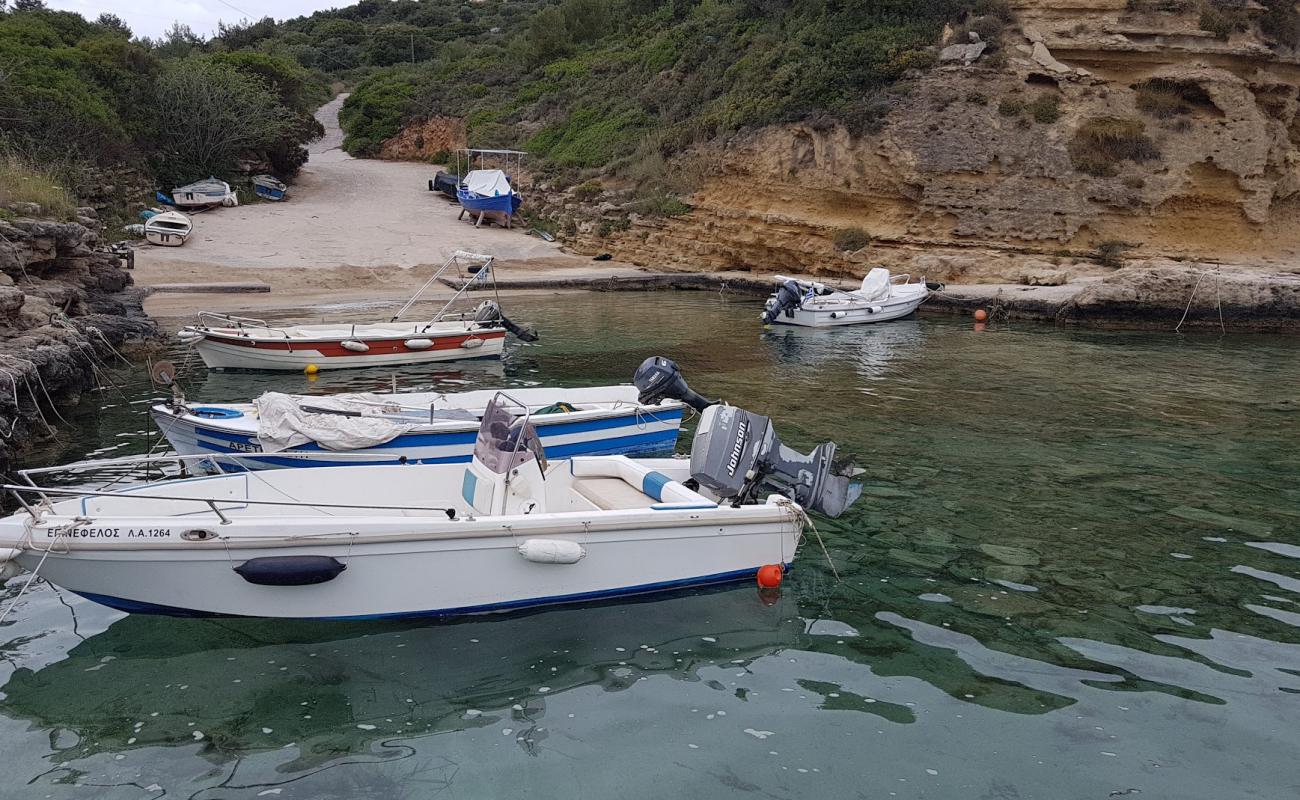 Foto af Paralia Pesada II med sten overflade