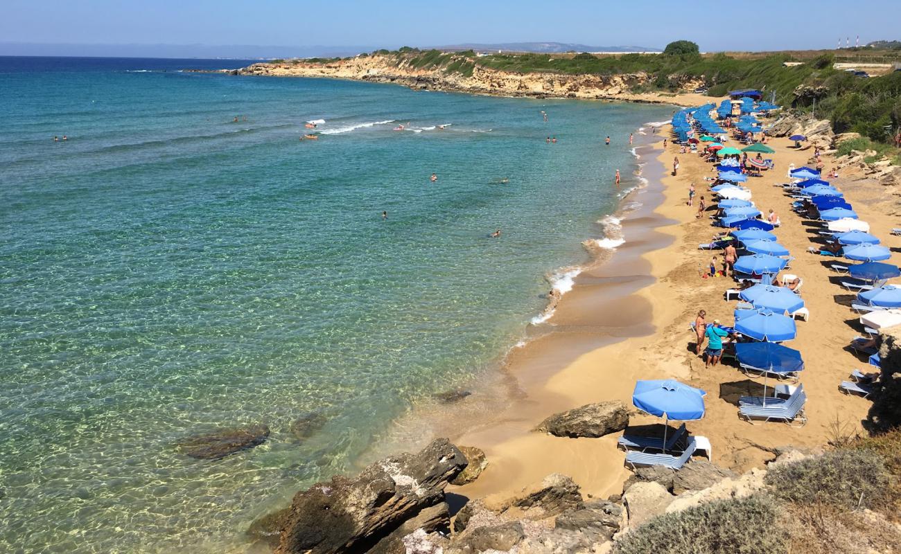 Foto af Ammes beach med fin brunt sand overflade