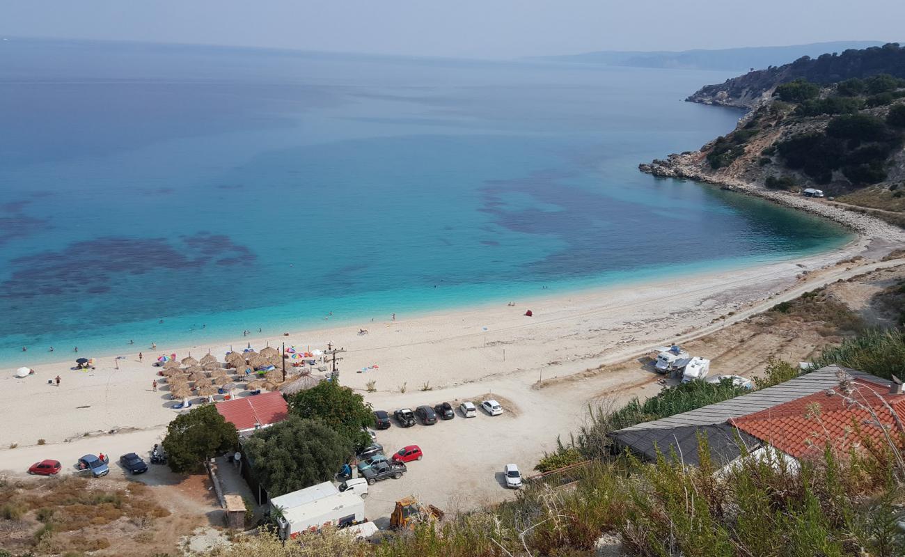 Foto af Agia Kiriaki Strand med let fin sten overflade