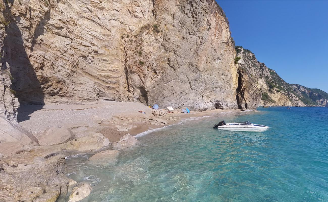 Foto af Kamari beach med turkis rent vand overflade