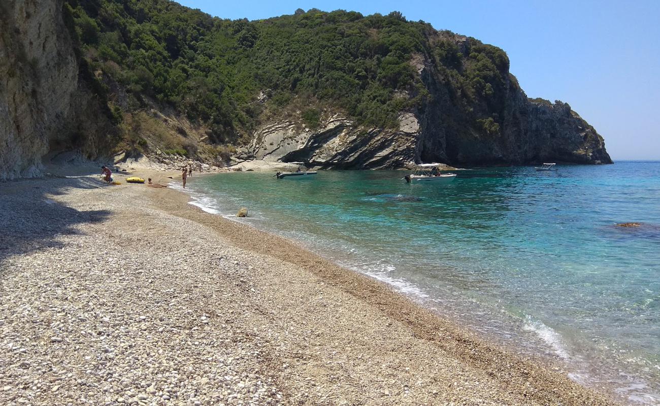 Foto af Kolias beach med let sand og småsten overflade