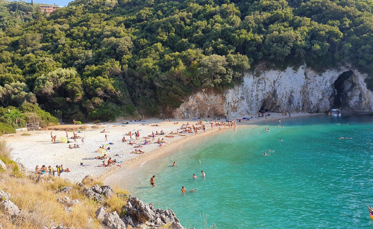 Foto af Rovinia beach med let sand og småsten overflade