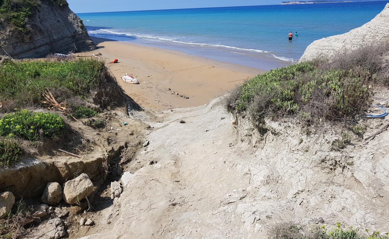 Foto af Katevasidi beach med fin brunt sand overflade