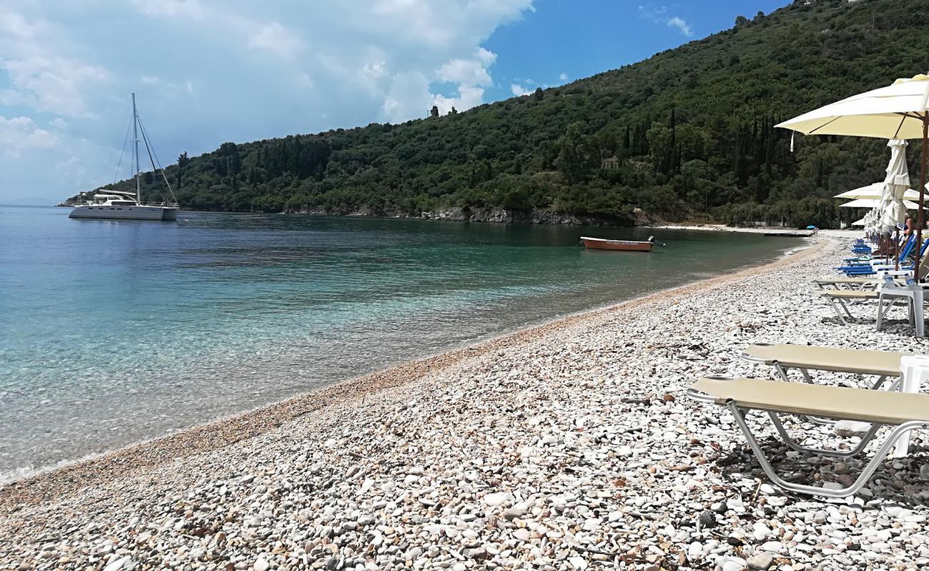 Foto af Kerasia Strand med let fin sten overflade