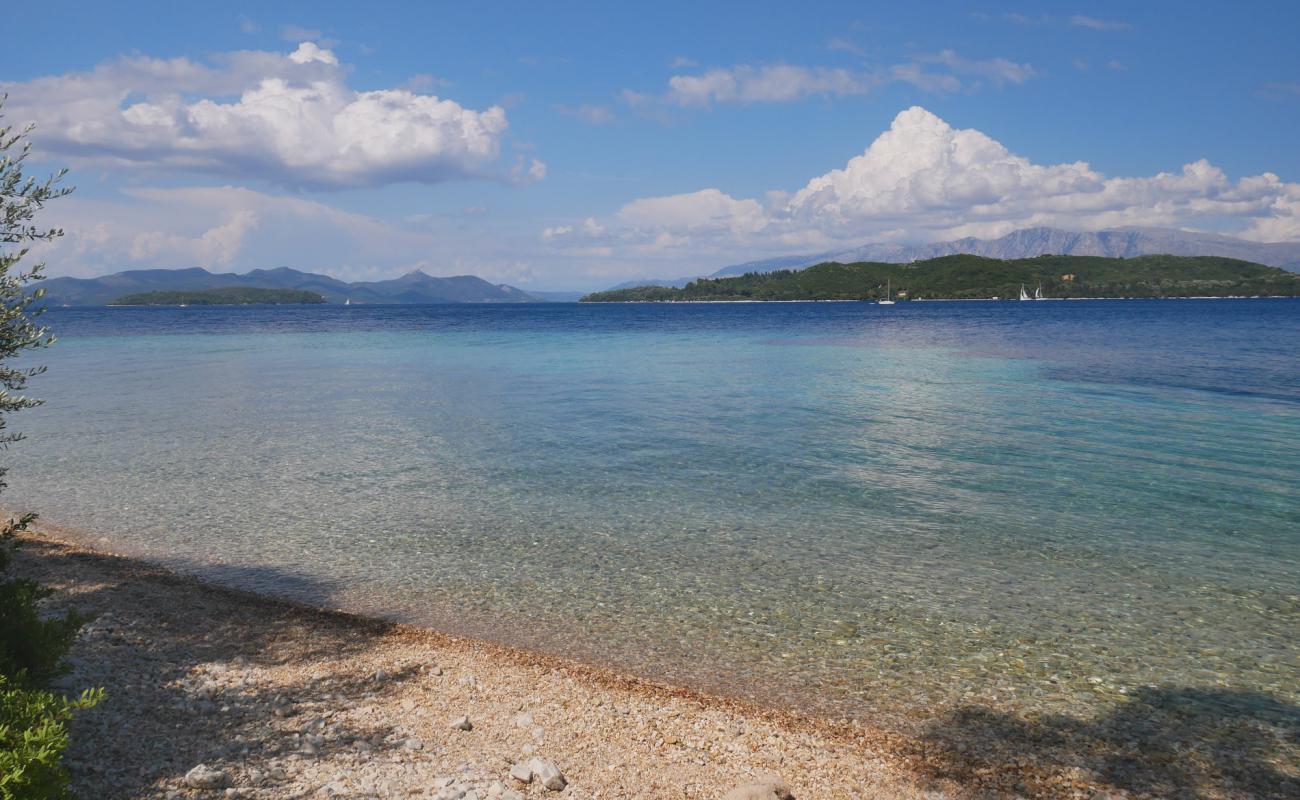 Foto af Beach Ellomeni med brun fin sten overflade