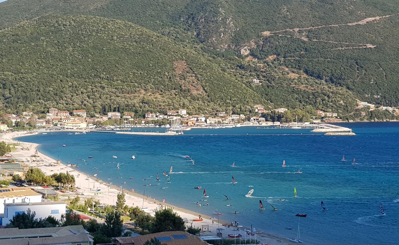 Foto af Vasiliki Strand med let fin sten overflade