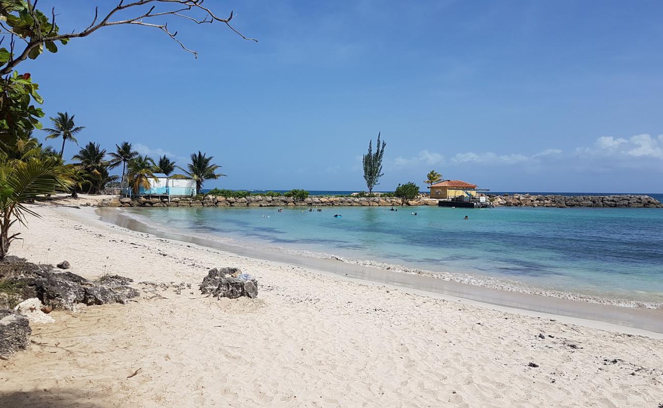 Foto af ARAWAK BEACH med lys fint sand overflade