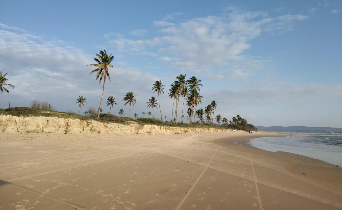 Foto af Carmona Beach med lys sand overflade